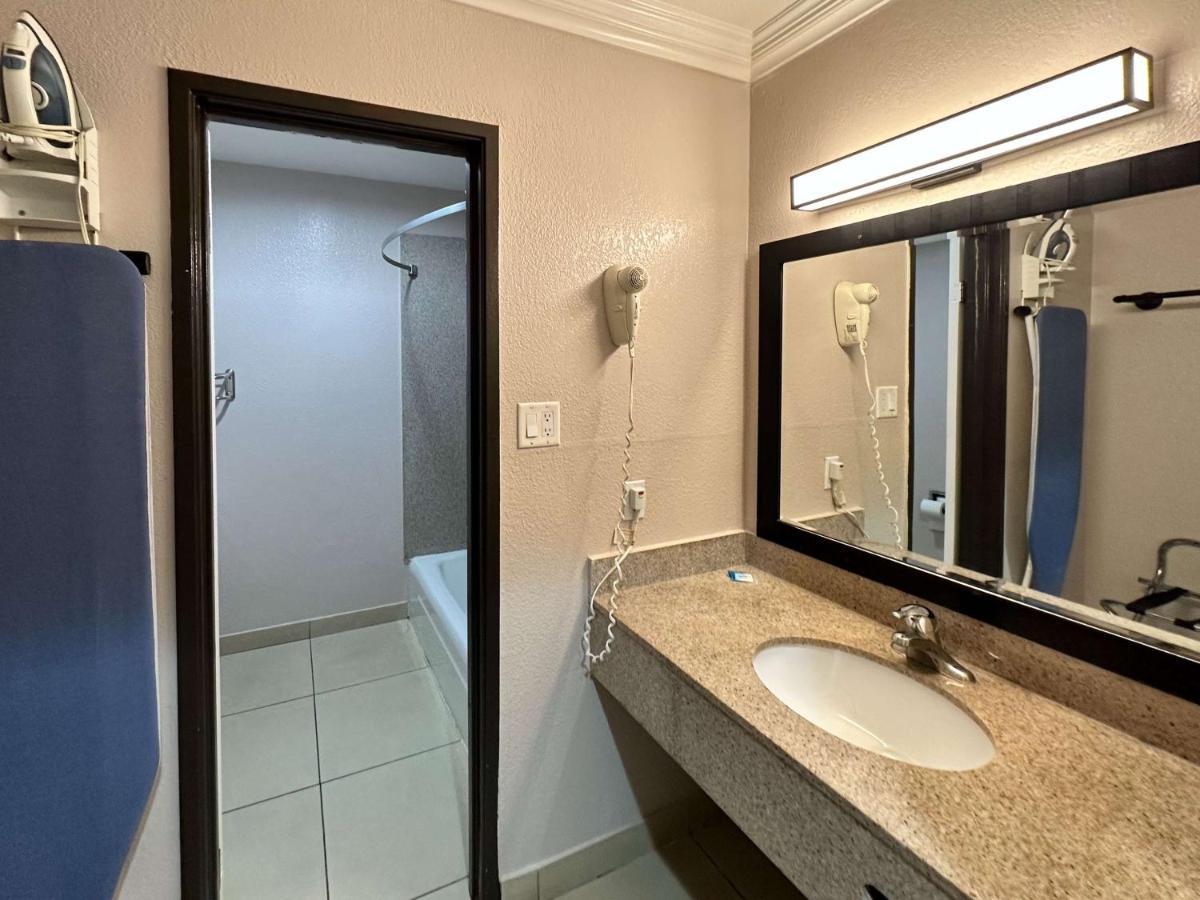 Studio 6 Suites Mesa Az Near Downtown & Sloan Park Exterior foto